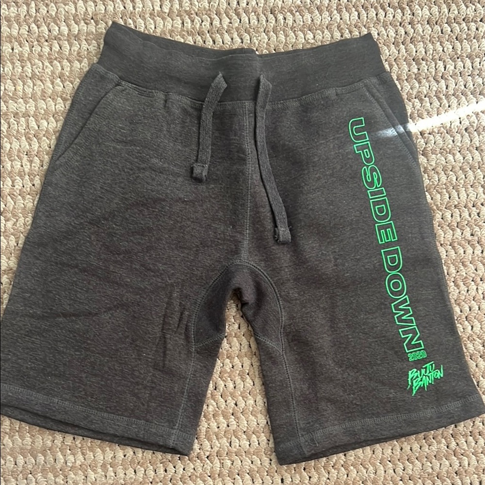 BuJu Banton Upside Down Gray Shorts for Men Size Medium New
